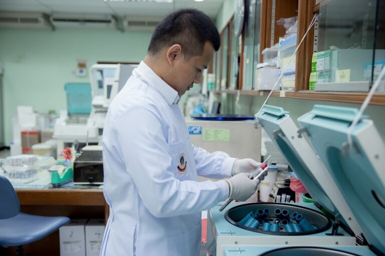 นวัตกรรมด้านการดูแลสุขภาพและการวิจัยทางการแพทย์ของไทย