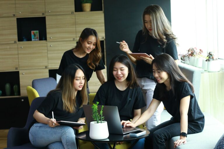 บทบาทของผู้หญิงในอุตสาหกรรมเทคโนโลยีของประเทศไทย